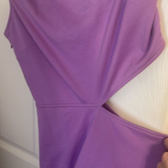 BCBGeneration Lilac One Shoulder Cutout Mini Dress EUC size 6 - Picture 2 of 9